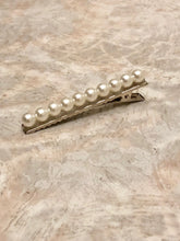 Load image into Gallery viewer, 3&quot; PEARL Embellished clip