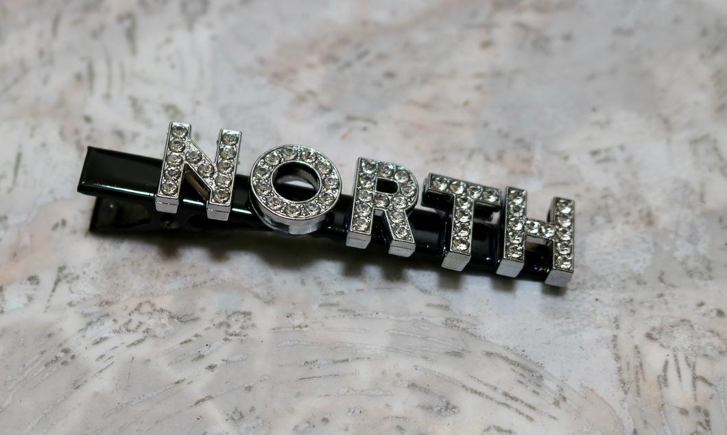 * Customize any 1-7 letters (black clip) choose letter color