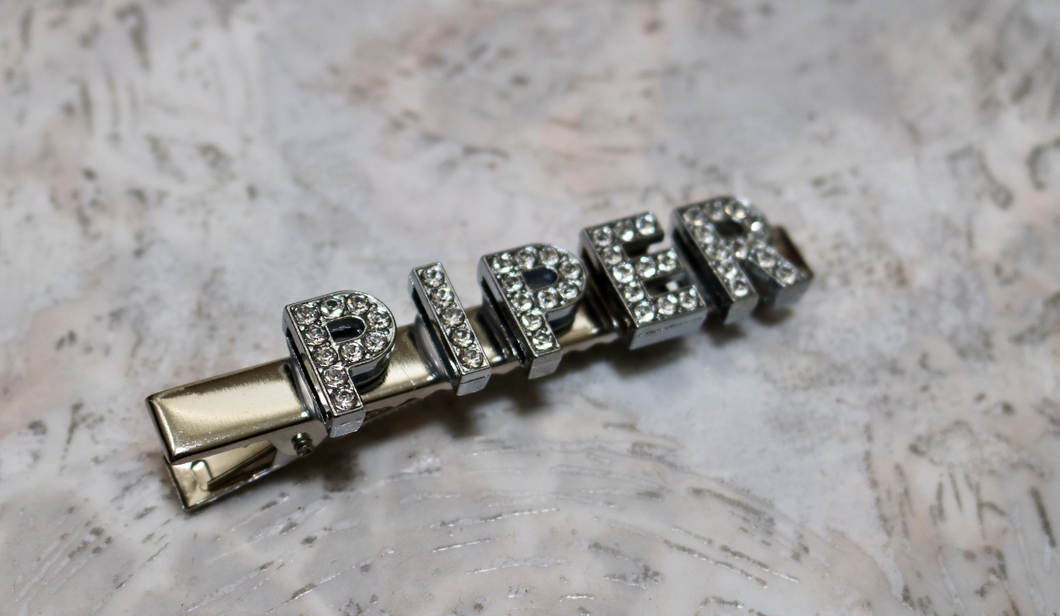 * Customize any 1-7 letters (silver clip) choose letter color