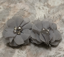 Load image into Gallery viewer, 3&quot; &#39;Double Flower&#39; Alligator Clip